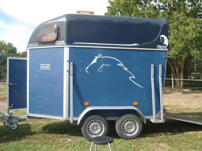 van 1 cheval