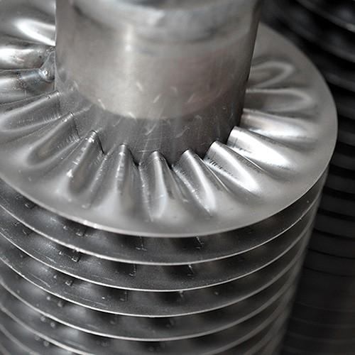 TUBE Ailettes, le radiateur eau chaude style LOFT pour votre chauffage  central - radiateur industriel - tube rond - fines ailettes - acier brut.